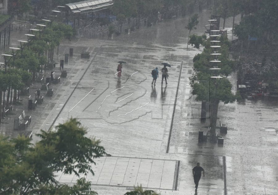 Bien temperaturat, sot riga shiu e shkarkime rrufesh në disa zona