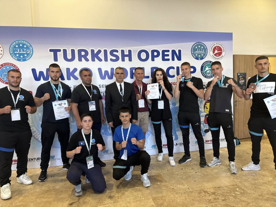 Kosova shkëlqen në Antalia: Gjashtë medalje nga Kupa e Botës në kick-boks