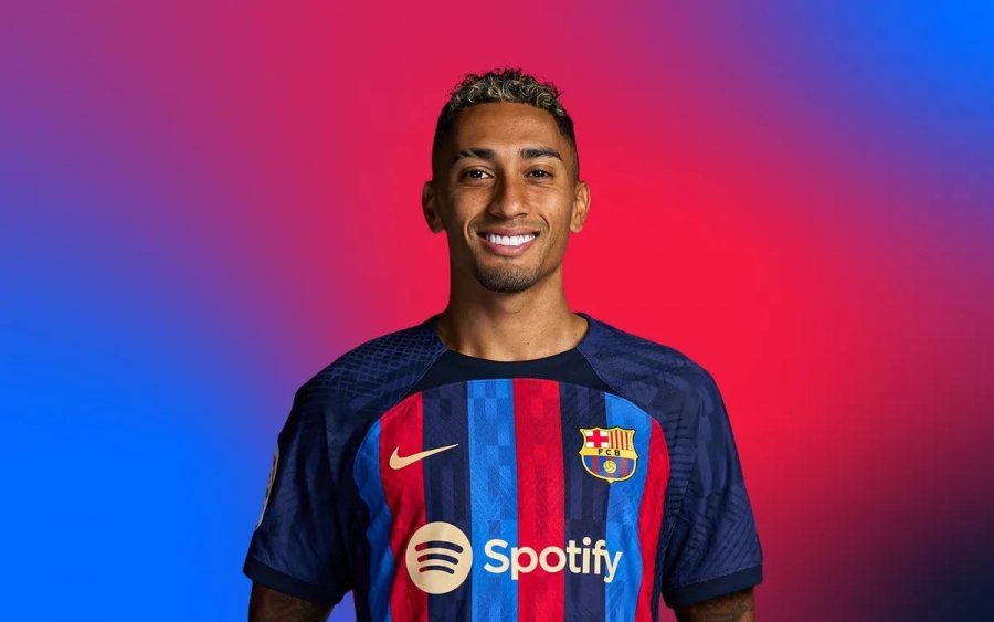 Barça e “blindon” Raphinën deri në korrik të 2028-ës