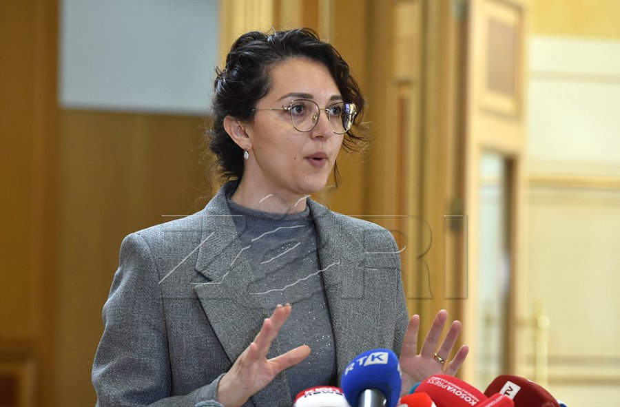 Deputetja e LVV-së tall Duda Baljen: Kë do të mundë ta mësonte ajo?