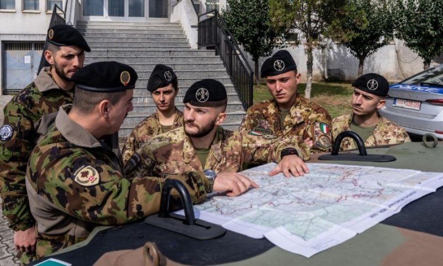 Trupat e KFOR-it vijojnë patrullimet në zonën e përgjegjësisë