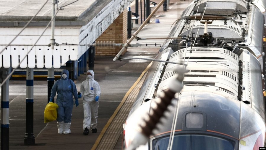 Nëntë të lënduar rëndë, Policia arreston dy britanikë për sulmin me thikë në tren në Angli