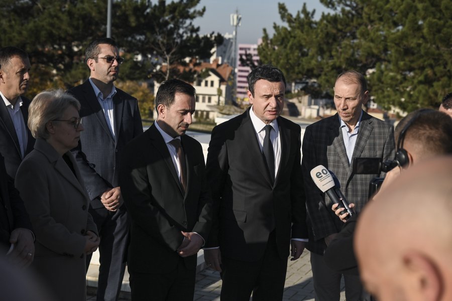 36 vjet nga rënia e Afrim Zhitisë dhe Fahri Fazliut, Kurti: Ata zgjuan ndërgjegjen kombëtare të popullit të Kosovës