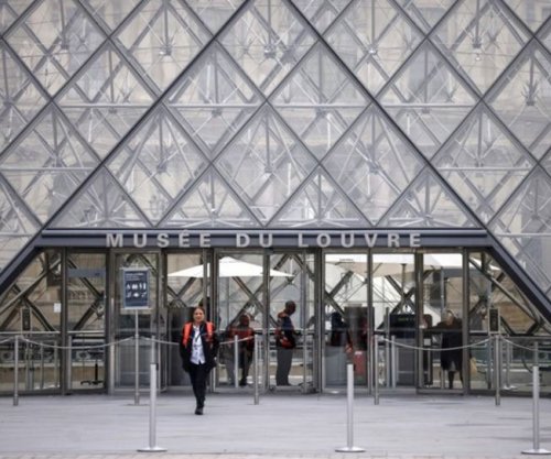 Tre nga katër grabitësit e Luvrit janë arrestuar