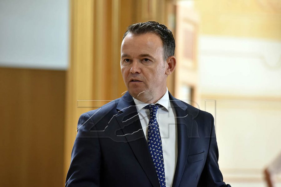 Koalicioni mes PDK-së e LDK-së në Mitrovicë, Peci reagon menjëherë