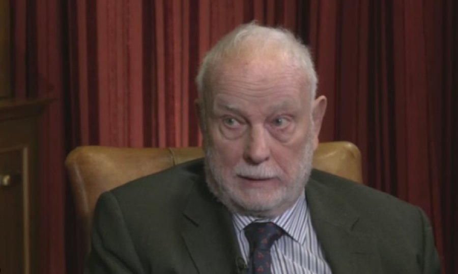 Profesori britanik  gazetarit serb  UÇK ja për ju ishin terroristë  për të tjerët luftëtarë të lirisë