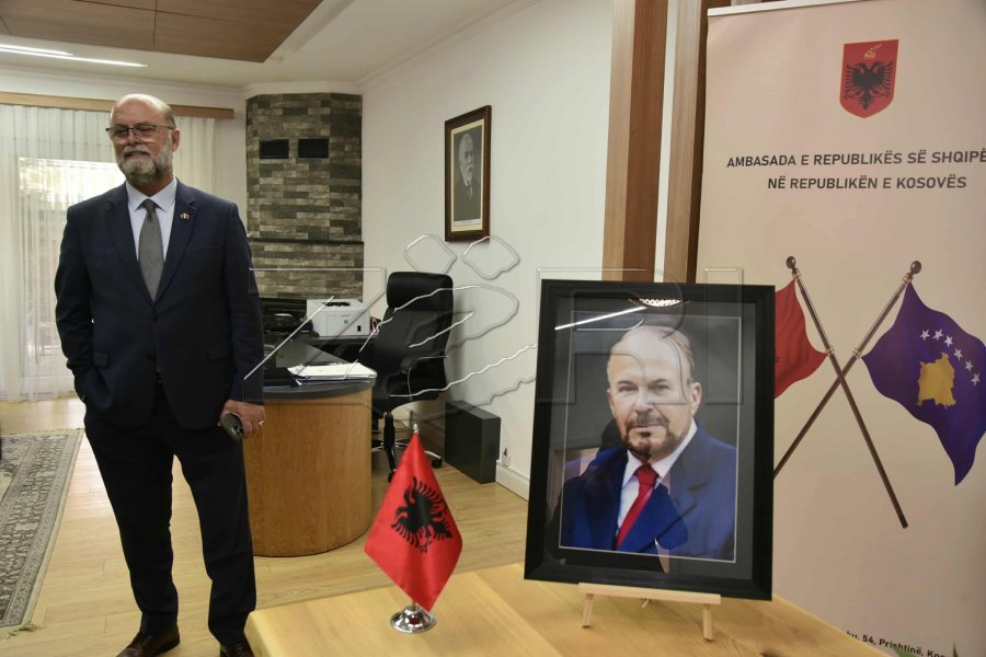 Malaj: Nano kishe rolin e tij në vendosjen e dialogut politik Shqipëri - Kosovë