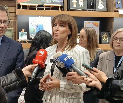 Në aeroportin “Adem Jashari” hapet këndi i produkteve të punuara nga të mbijetuarat e dhunës seksuale gjatë luftës