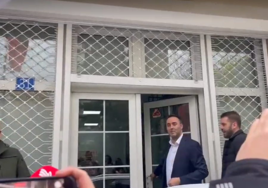 Konjufca rreth emrit të tij për mandatar për kryeministër: Do ta mësoni kur të zbres poshtë