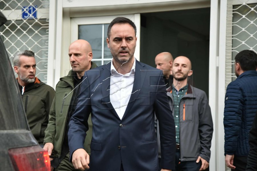 Propozimi i Konjufcës për mandatar, Hoti: Mjaft me manovra politike!