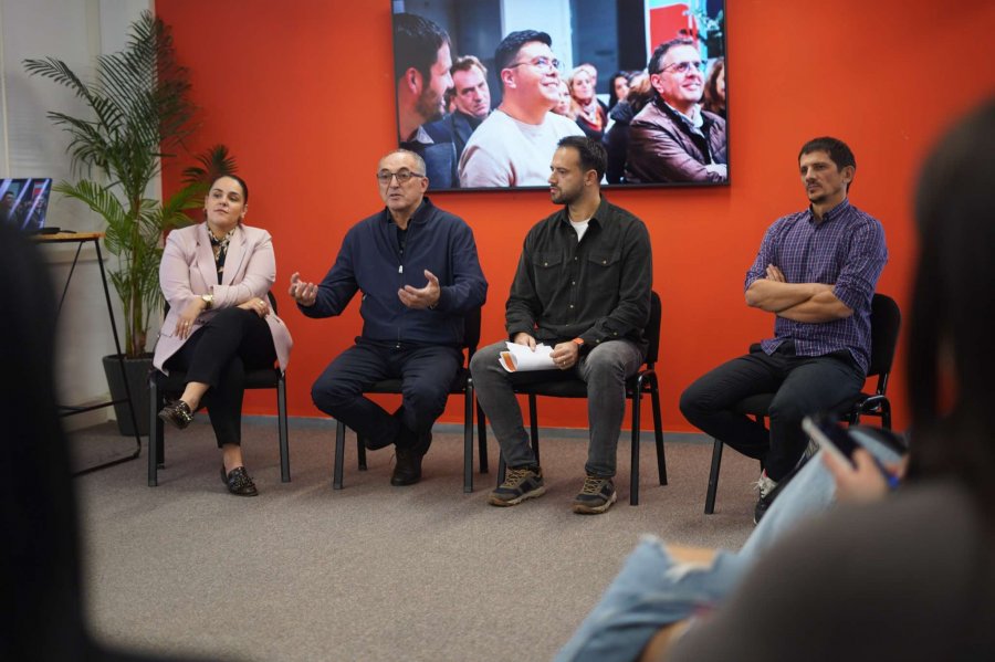 Shaqir Totaj  Të rinjtë janë forca shtytëse e zhvillimit të Prizrenit digjital