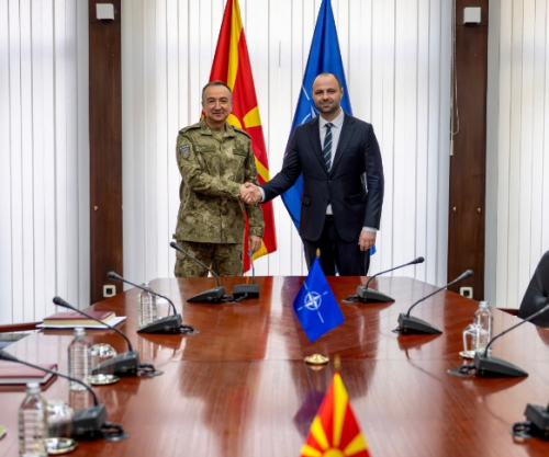 Ulutash takohet me udhëheqësit e Mbrojtjes së Maqedonisë së Veriut, nënvizohet roli i KFOR-it në Kosovë