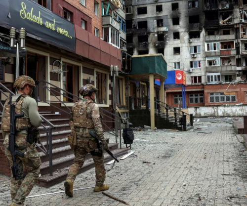 Ukraina mohon se trupat e saj janë rrethuar në Pokrovsk