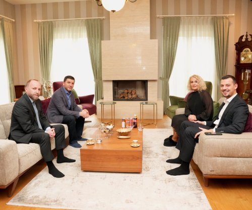 Pesëvjetori i arrestimit, Krasniqi me deputetë të PDK-së vizitojnë familjet e çlirimtarëve: Kosova ju pret