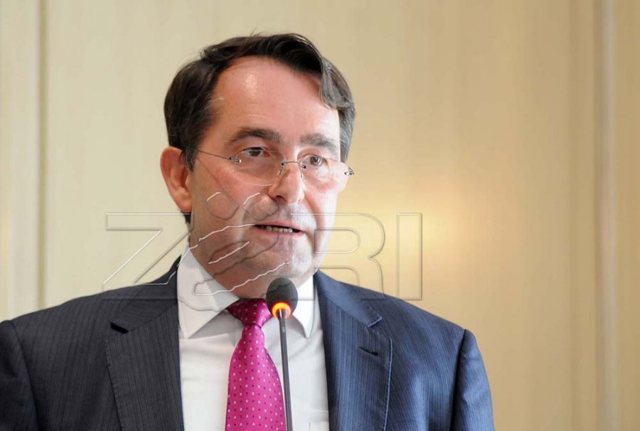 Peci  Opozita dhe Vetëvendosje s e kanë dashur krijimin e qeverisë për shkak të Asociacionit