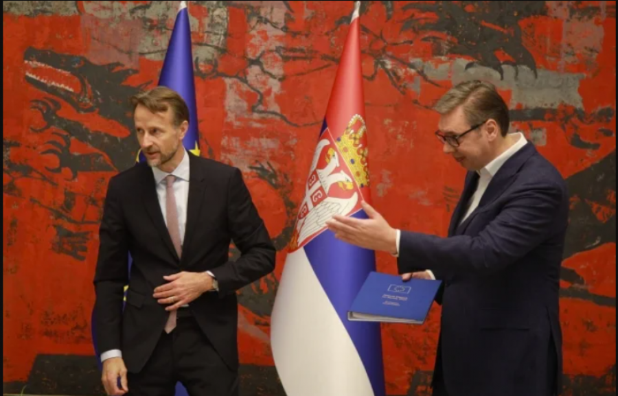 Vuçiqit nuk i pëlqen që po i kërkohet t i mbajë përgjegjës sulmuesit e Banjskës  përplaset me shefin e BE së