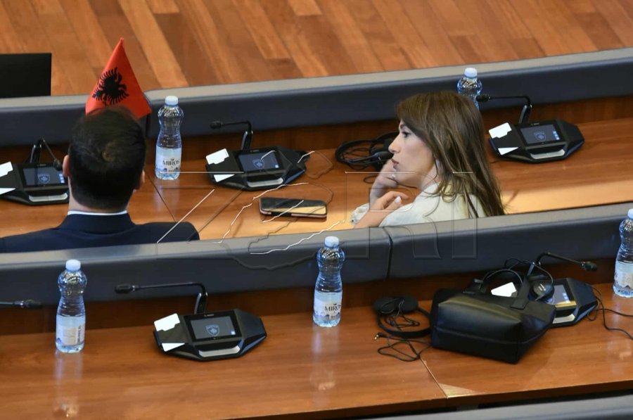 Haxhiu: Osmani veproi në përputhje me Kushtetutën, Konjufca unifikues – opozita ka inate me Kurtin s’e di pse