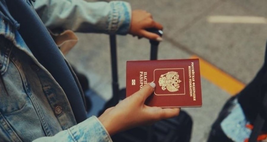 BE-ja ndalon vizat me hyrje të përsëritura për shtetasit rusë