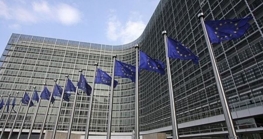 Komisioni Evropian shqyrton vonesat e Ligjit për Inteligjencën Artificiale