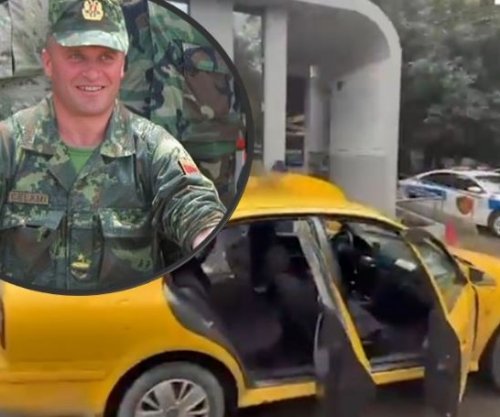 Shpërndante armë dhe drogë me taksi, prangoset ish-ushtaraku në Tiranë