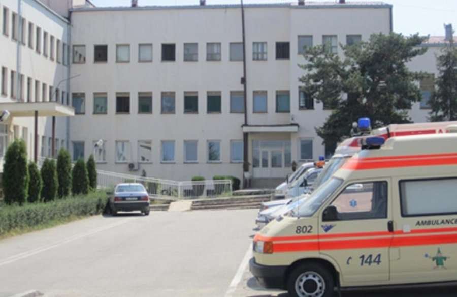 70 vjeçarja ankohet për neglizhencë në QKMF të Gjilanit  Më lanë 20 minuta me tension 190