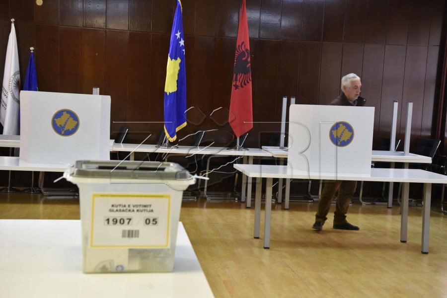 Dalja në votime deri në orën 13 00  vetëm mbi 13 për qind