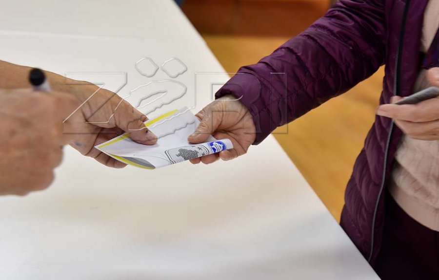 Pula: Disa raste nën hetim, përfshirë ryshfet dhe fotografim të votës