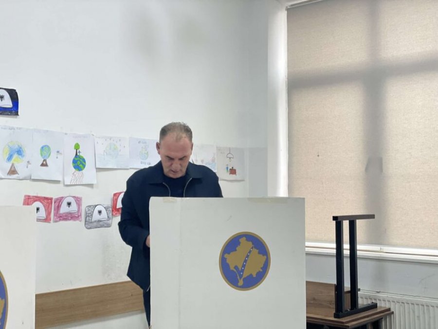 Limaj voton  Votova aty ku besoj që është rruga e drejtë