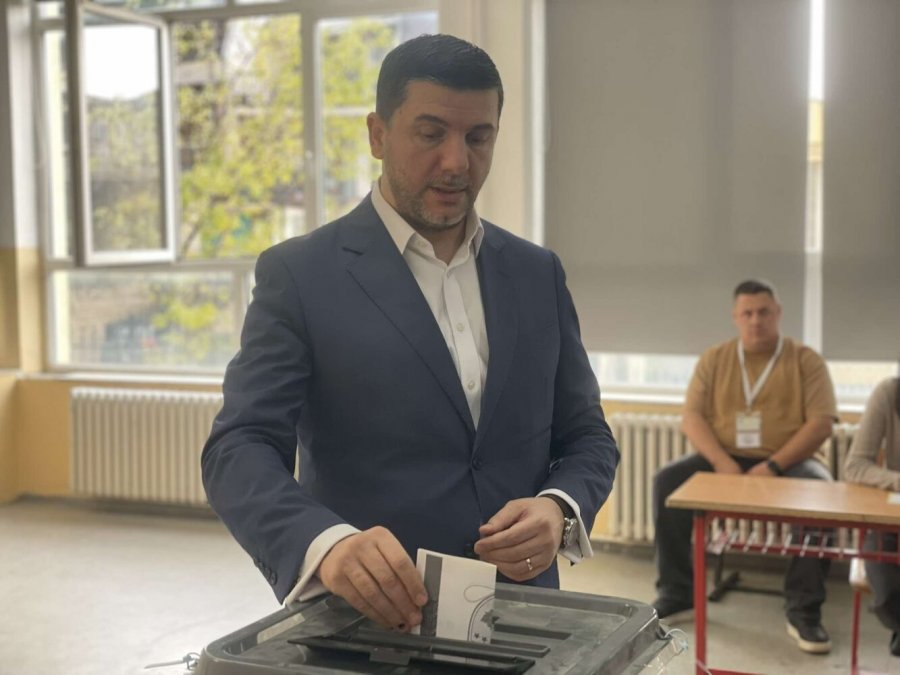Krasniqi pas votimit  Është një ditë e mirë për Kosovën  ftoj qytetarët që të dalin të votojnë