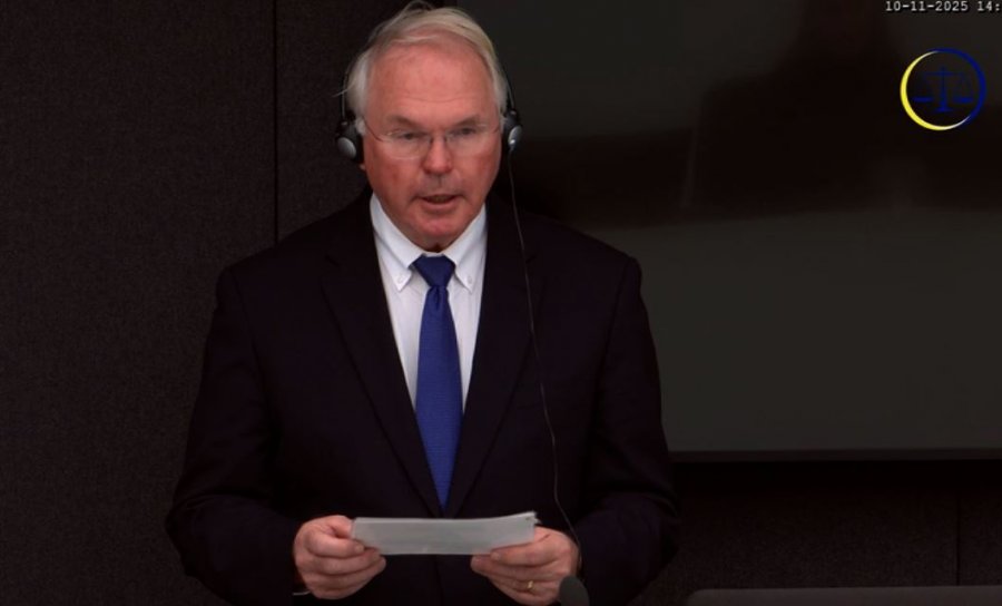 Christopher Hill vazhdon sot dëshminë në Speciale