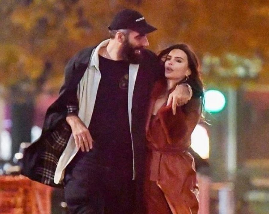 Emily Ratajkowski konfirmon romancën me ish të dashurin e Dua Lipës në një debutim plot pasion në New York