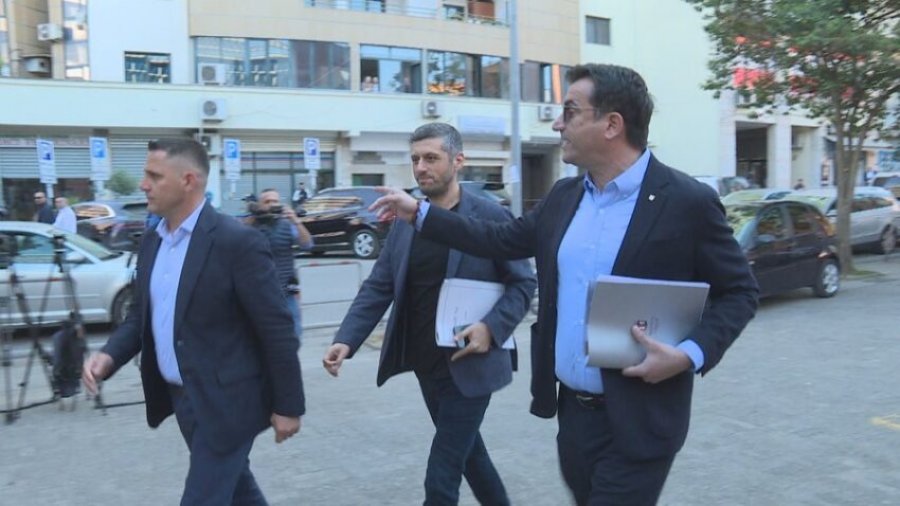 Kushtetuesja e ktheu në detyrë  Veliaj lëshon urdhrin e parë nga burgu