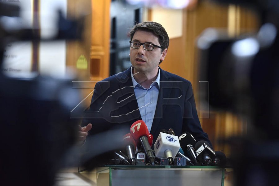 Murati kritikon PDK në  Ata që bërtasin  kapeni hajnin   po rrëfejnë mëkatet e veta