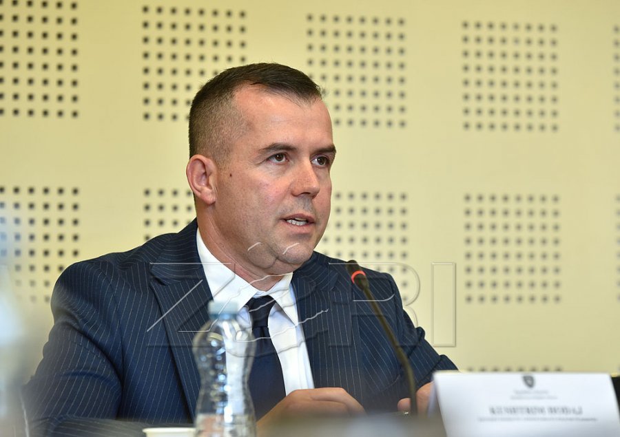 Akuzat se IPK ja veproi nën urdhra të Sveçlës  Hodaj  Ka ankesë se policët reaguan pa autorizim të prokurorit  do të hetojmë