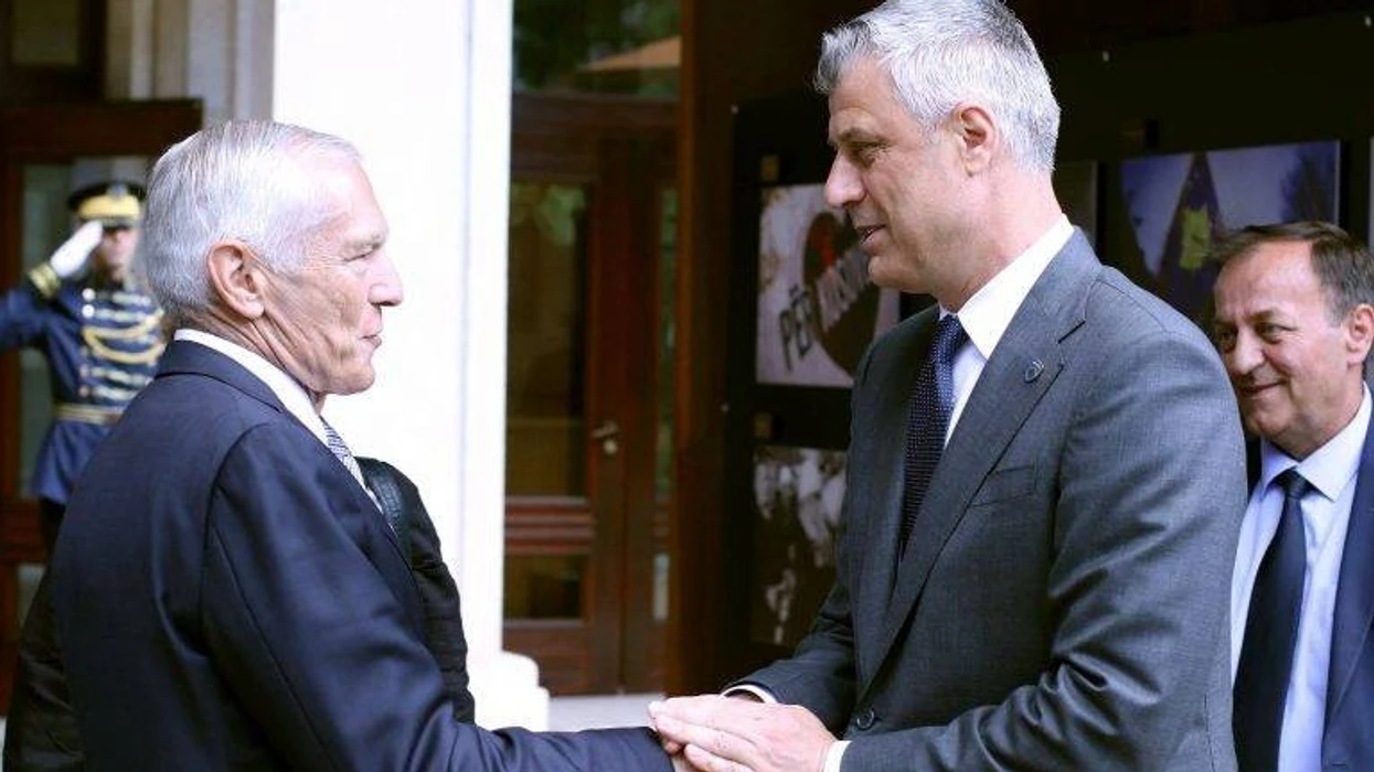 Blloku i fundit i dëshmitarëve të mbrojtjes së Thaçit e të tjerëve  Clark do të nisë dëshminë e tij të martën e ardhshme