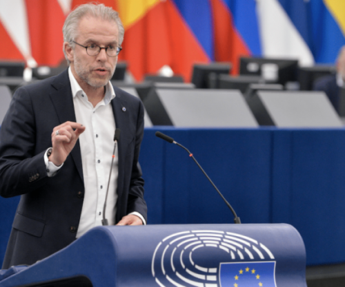 Eurodeputeti holandez: Serbia në mënyrë aktive ka destabilizuar rajonin, masat ndaj Kosovës të hiqen sa më parë