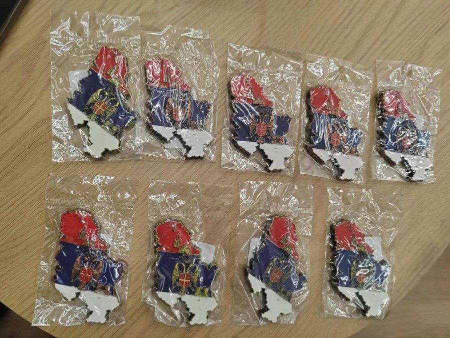 Ministria serbe konfiskon 800 suvenirë në formë harte në një dyqani në Nish, pasi harta e Serbisë nuk e përfshinte Kosovën