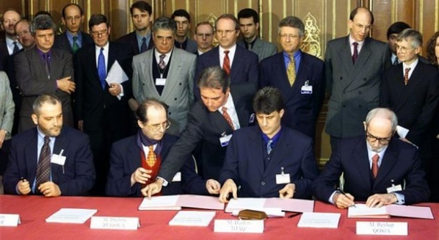 Hill  Marrëveshja e Rambujesë rrëzoi pikëpamjet e Millosheviqit që shqiptarët s bëhen bashkë për asgjë