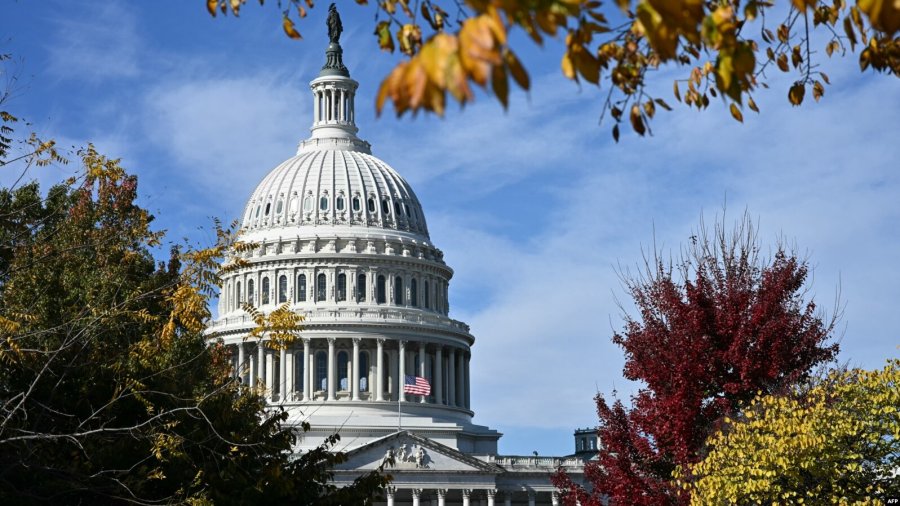 Ligjvënësit në Dhomën e Përfaqësuesve pritet të votojnë sot për rihapjen e Qeverisë