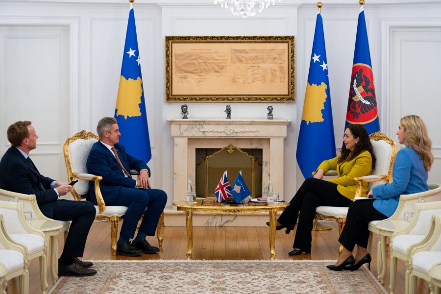 Osmani takoi ambasadorin Hargreaves, flasin për zhvillimet e fundit politike në vend