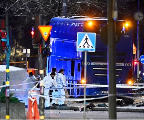 Disa të vdekur pasi autobusi përplaset në një stacion në Stokholm [video]