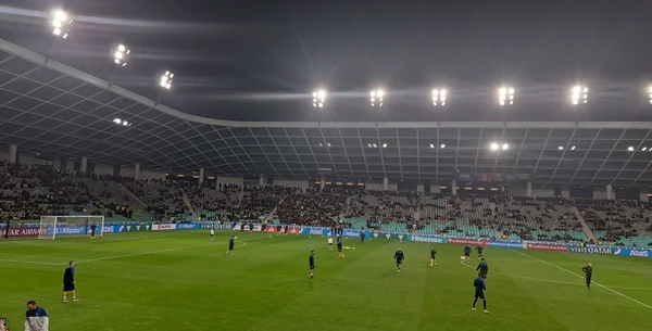 Lojtarët dalin në fushë, gjithçka gati për ndeshjen Slloveni – Kosovë