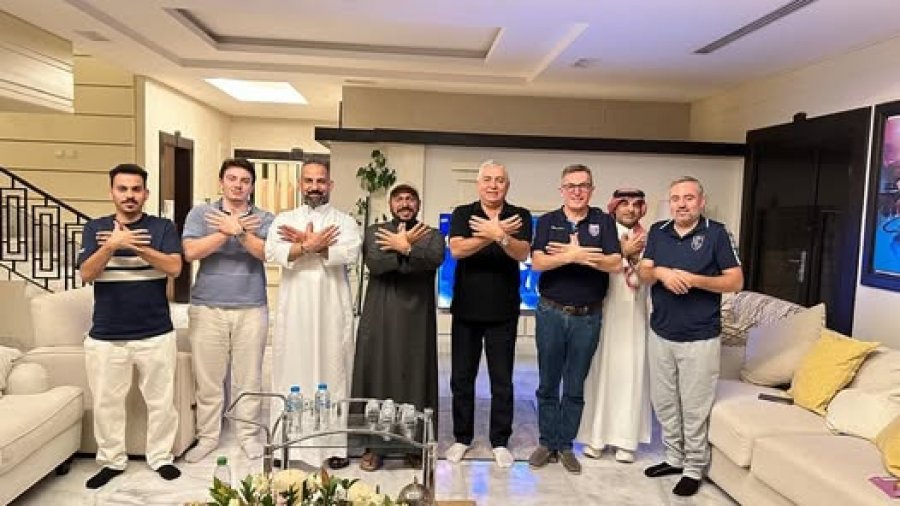 Remzi Ejupi dhe Ambasadori i Kosovës në Arabinë Saudite, Lulzim Mjeku festojnë triumfin historik të “Dardanëve” ndaj Sllovenisë