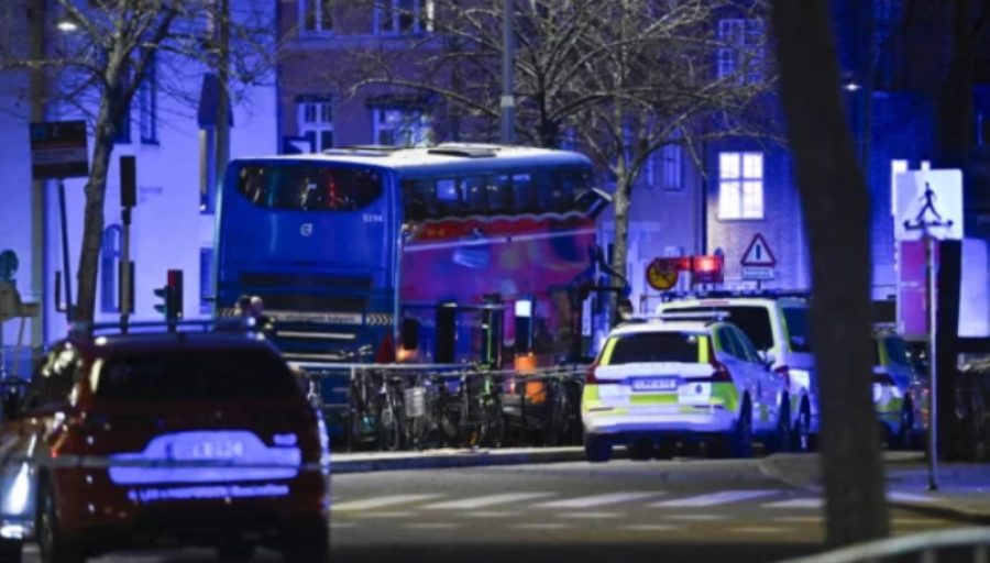 Tre viktima në Stokholm  policia  Përplasja ishte një aksident  jo i qëllimshëm