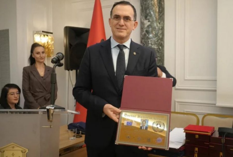 Rektori i UBT-së, Prof. Dr. Edmond Hajrizi, nderohet me titullin e lartë “Doctor Honoris Causa” në Tiranë