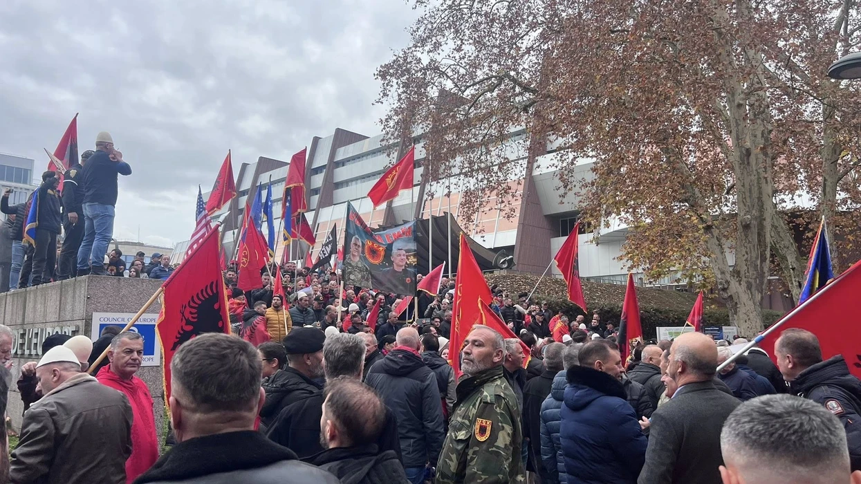 “Drejtësi për çlirimtarët”, përfundon protesta në Strasburg të Francës