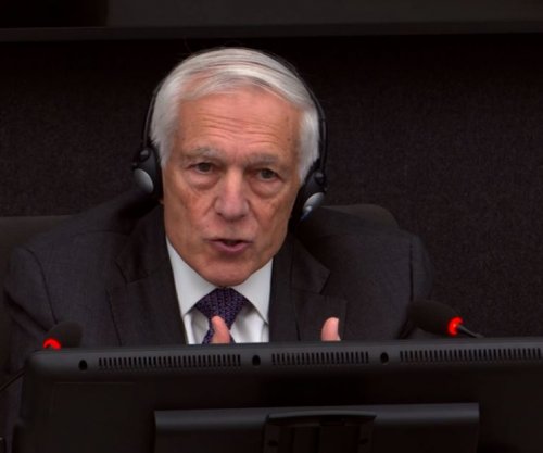 “Millosheviqi e quante terroriste UÇK-në”, Clark: I thash s’mund t’i dëbosh njerëzit nga shtëpitë e tyre