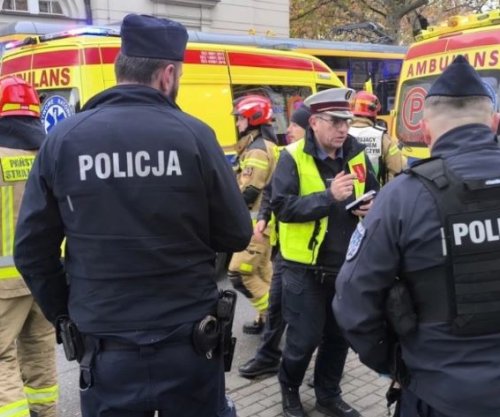 Autobusi përplaset me dy tramvaje, 24 të plagosur në Varshavë