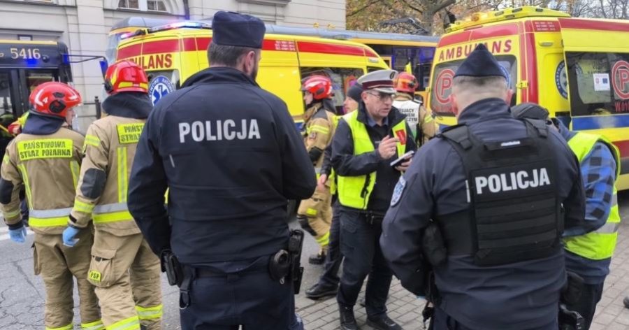 Autobusi përplaset me dy tramvaje  24 të plagosur në Varshavë