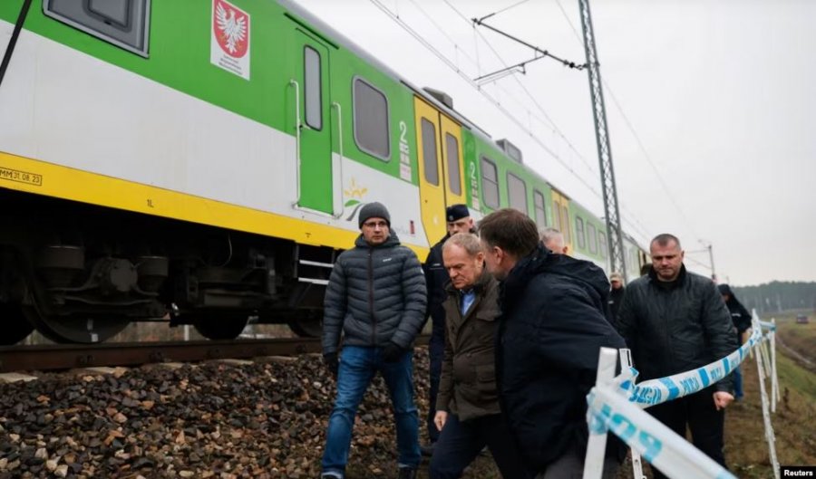 Polonia dyshon se Rusia qëndron pas shpërthimit në hekurudhë
